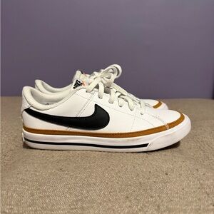 Nike boys 3.5 Sneakers with Black Swoosh